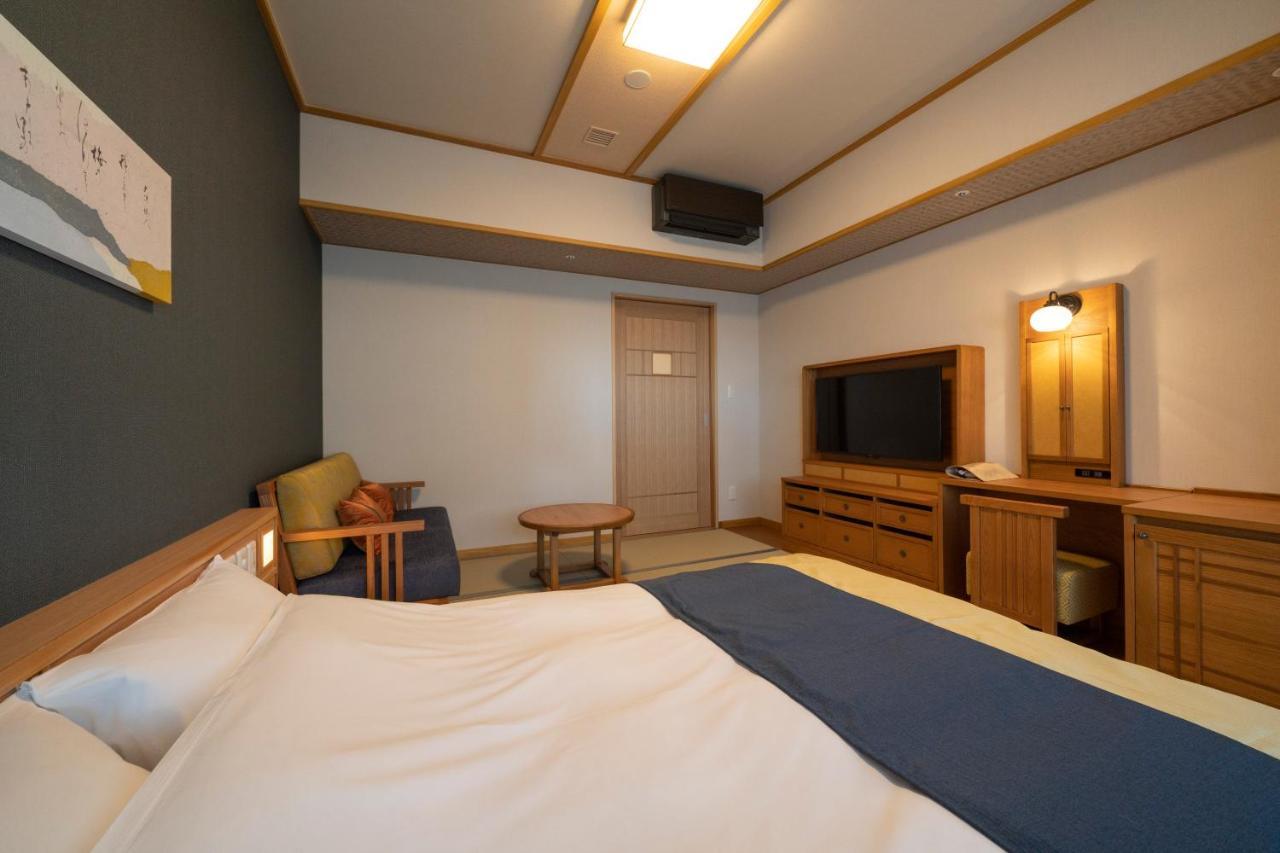 Отель Kyoto Umekoji Kadensho Экстерьер фото A room at the hotel