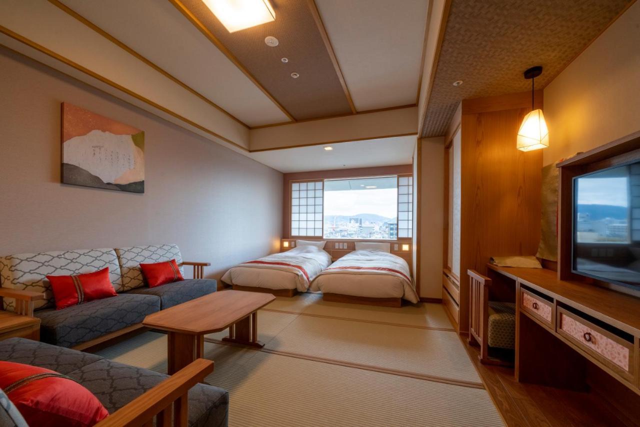 Отель Kyoto Umekoji Kadensho Экстерьер фото A room at the hotel